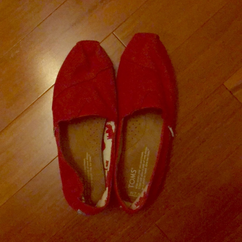 Red Toms